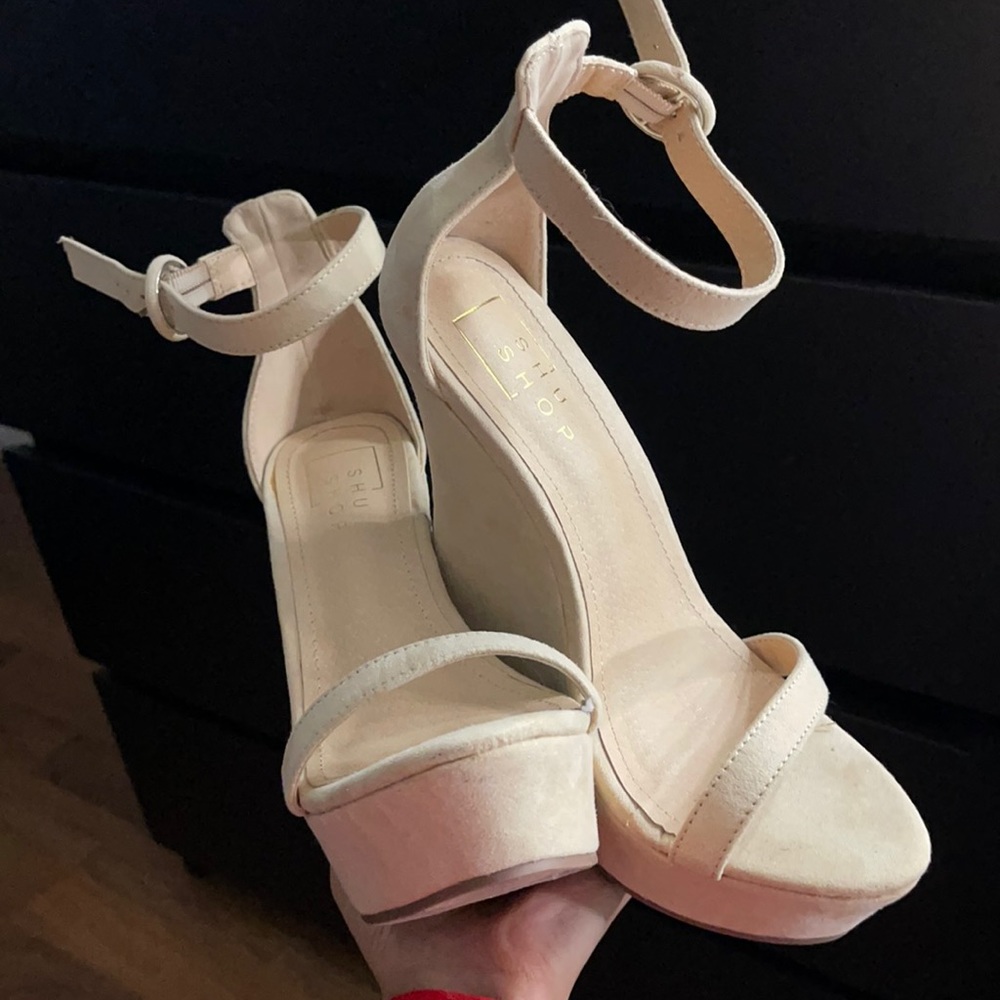 Nude SHU SHOP Wedges size 6.5